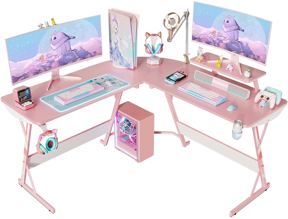 girl gamer desk