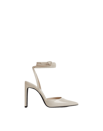 Shiny heeled slingback shoes - Shoes - Woman | Bershka