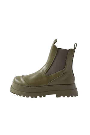 UO Hailey Platform Chelsea Boot | Urban Outfitters