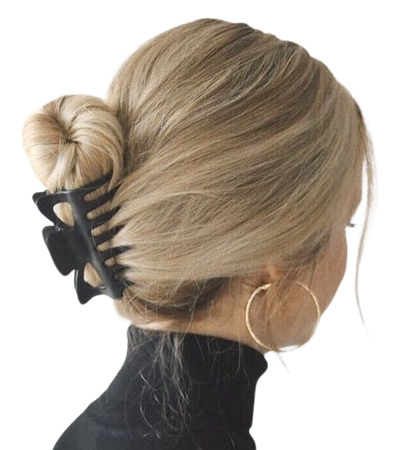 90s claw clip hairstyle