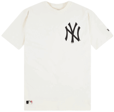 white Yankees T-shirt