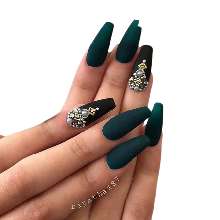 Black & Dark Emerald Green Nails