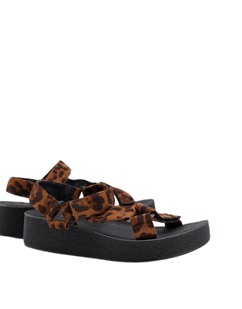 Yours sporty flatform sandal in leopard print | ASOS