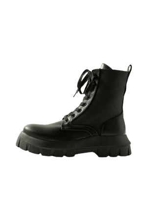 UO Mallory Combat Boot | Urban Outfitters