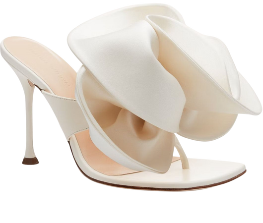 3D flower heels in cream leather | Magda Butrym