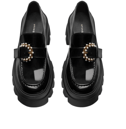 Uterque loafers black
