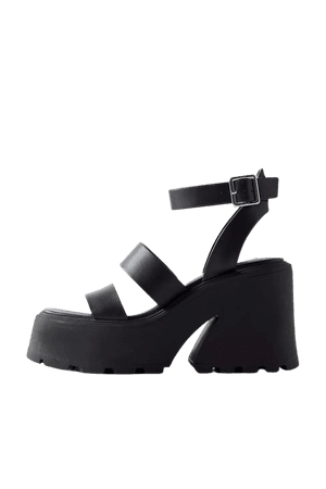 Steve Madden Abbot Platform Sandal | Urban Outfitters