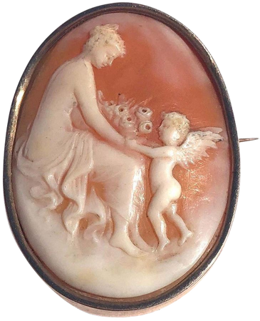 Antique Yellow Gold Cameo Brooch For Sale at 1stDibs