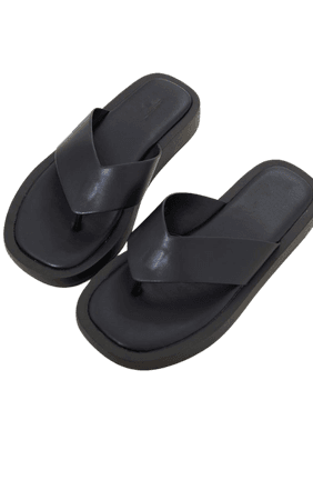 Black Chunky Sandal Toe Post Flip Flops | PrettyLittleThing USA