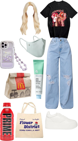Delia airport outfit