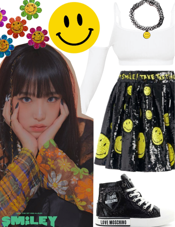 K-POP SMILEY BY YENA STAGE OUTFIT