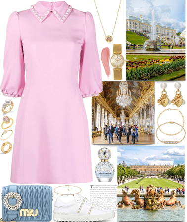 Elegant outfit for a tour in Palace of Versailles ,Farance