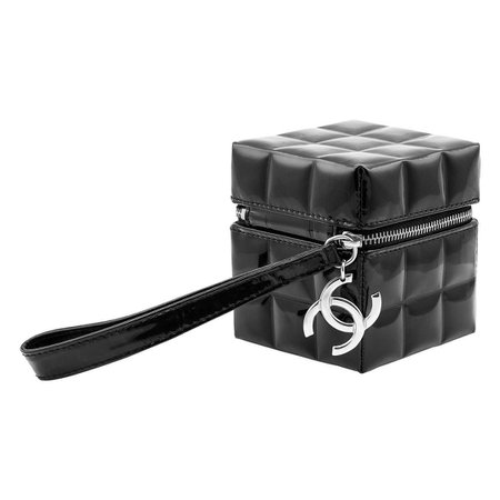 EL CYCÈR sur Instagram : Chanel by Karl Lagerfeld 2002 Rubik's cube wristlet bag. Tap to shop and for our new arrivals.