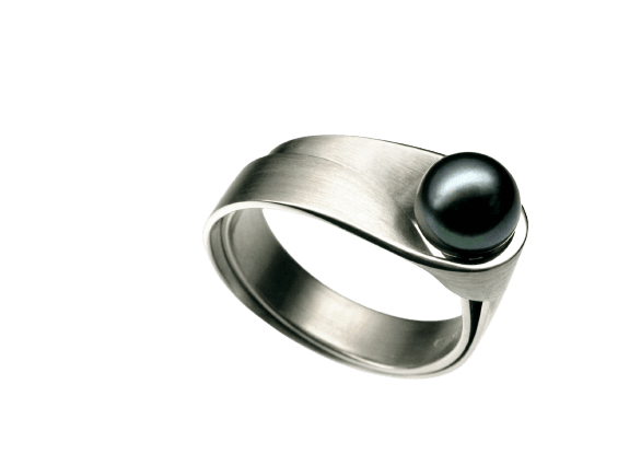 Vincent Van Hess, Akoya pearl ring set in white gold