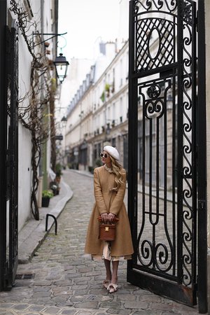AN AFTERNOON IN PARIS // BOW COAT | Atlantic-Pacific