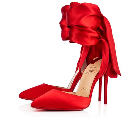 Red pumps with bow