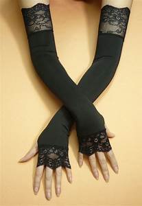 fingerless lace gloves