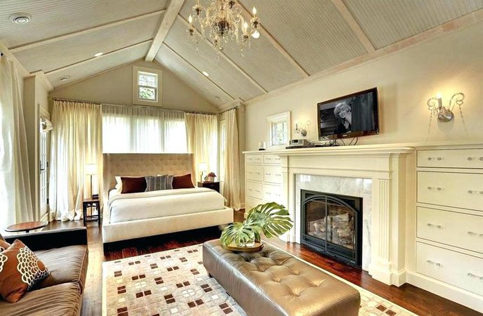 cathedral-ceiling-master-bedroom-vaulted-vs.jpg (850×556)