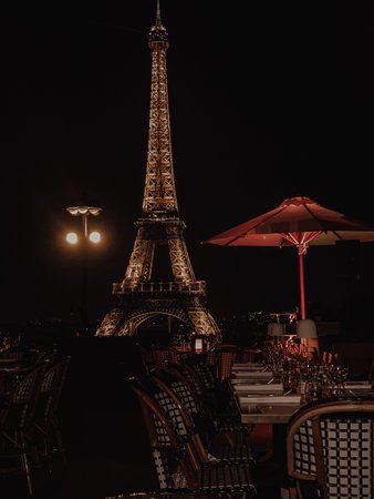 Eiffel-Tower-Dinner-view-1.jpg (1300×1733)