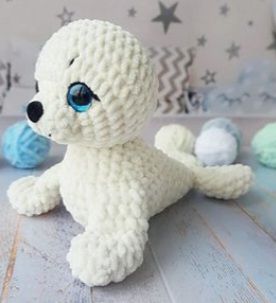 crochet white seal