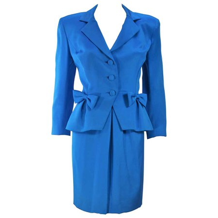 TRAVILLA Blue Silk Skirt Suit with Bows Size 6 For Sale at 1stdibs