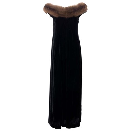 Bill Blass Black Silk Velvet Evening Dress Off-Shoulder Sable Neckline