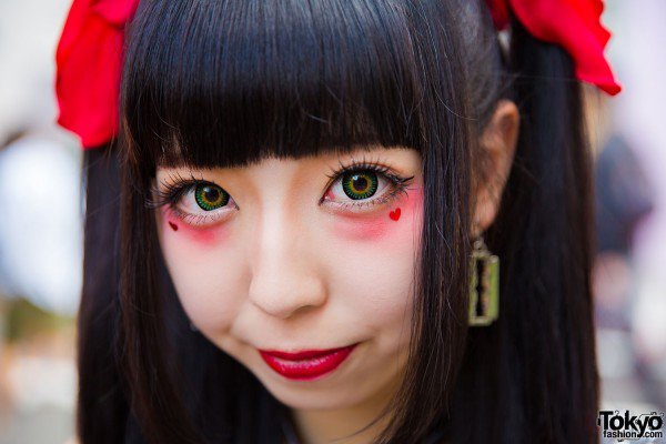 Red eye makeup harajuku