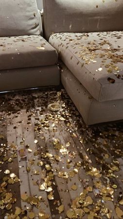 40+ Aesthetic New Year's Wallpaper & Backgrounds | New year wallpaper, Glitter party, Newyear