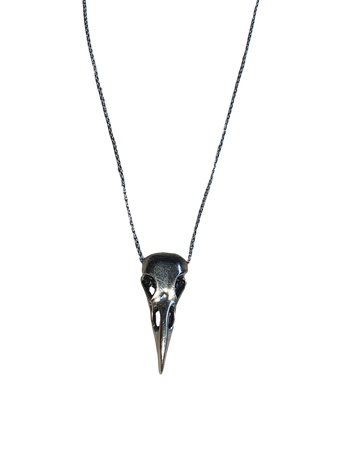 Rebbie_irl’s raven skull necklace