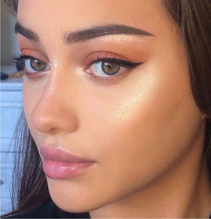 glowy simple makeup