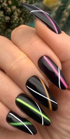Glossy Back w/neon details nails