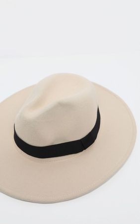 White Basic Fedora Hat | Accessories | PrettyLittleThing AUS