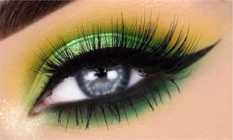 green eye shadow