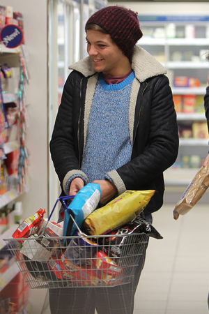 grocery shopping louis tomlinson - Google Search