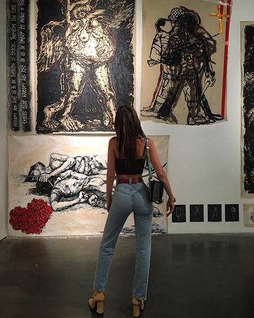Emily Ratajkowski on Instagram: “At the museum”