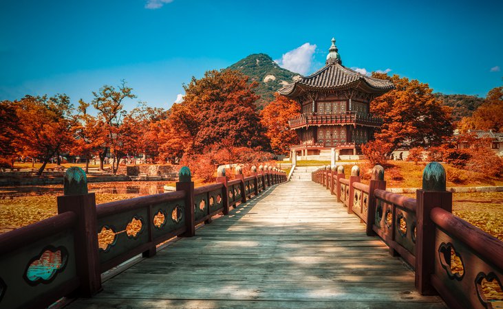 gyeongbokgung palace fall