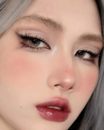 aesthetic makeup girl Pinterest