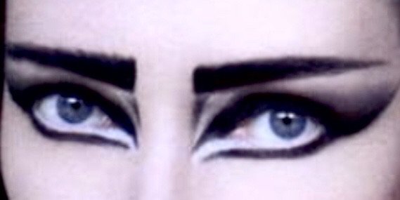 Siouxsie eyes
