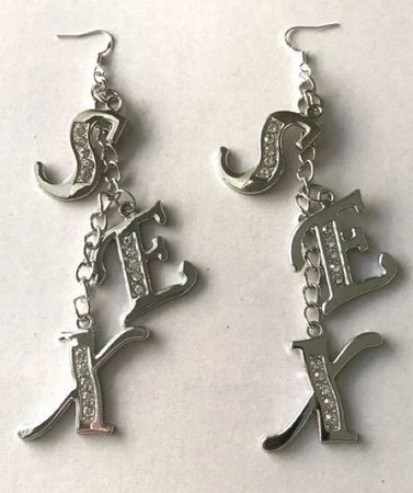 monirath sex earrings