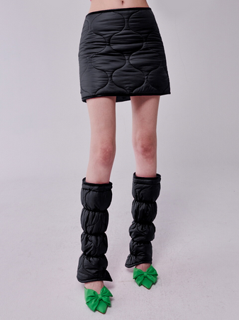 quilted mini skirt in black