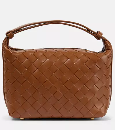 Intreccio Leather Toiletry Bag in Brown - Bottega Veneta | Mytheresa