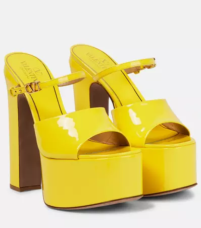 Tan Go 155 Leather Platform Sandals in Yellow - Valentino Garavani | Mytheresa