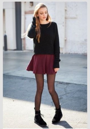 3mgzet-l-610x610-pants-skirt-burgundy+skirt-skater+skirt-blouse-tights-shoes--sweater-black-red-red+skirt-circle+skirt-black+skirt-black+skater+skirt-cropped+sweater-boots-booties-black+boots-outfi.jpg (429×610)