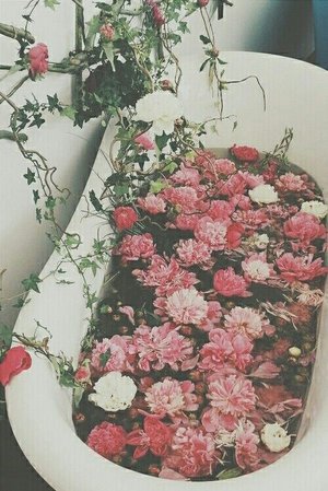bathtub flowers