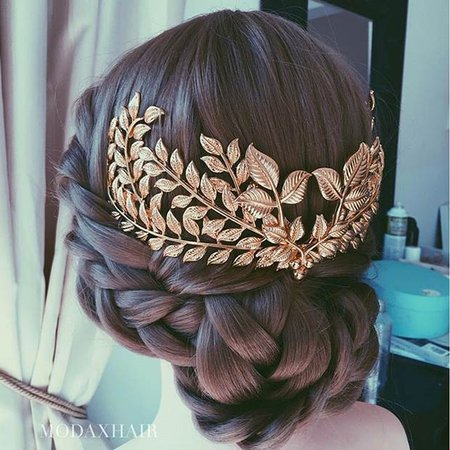beautiful hair with gold accent