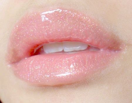 pink gloss lips