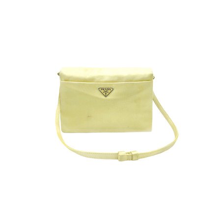 INTO IT ( ¤̴̶̷̤́ ‧̫̮ ¤̴̶̷̤̀ ) sur Instagram : SELLING: Prada Yellow Raso Silk Handbag. Handbag is in fair condition with light staining. Signature Prada logo plate in the front, with a…