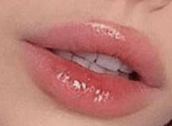 pink glossy lip