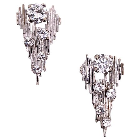 Contemporary Diamond Triangular Drop 18 Karat White Gold Earrings GIA Diamonds For Sale at 1stDibs