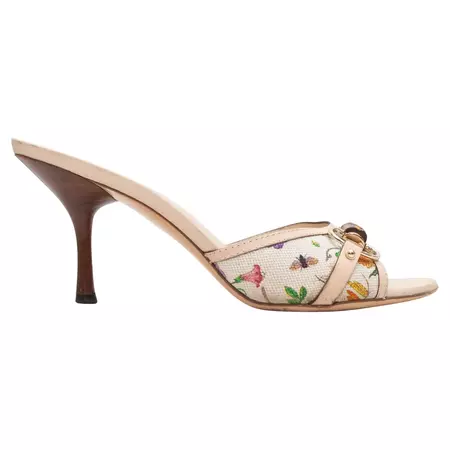 Gucci White and Multicolor Flora Bamboo Horsebit Sandals For Sale at 1stDibs